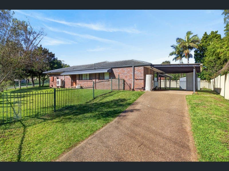 1 Allendale Place, Alexandra Hills — photo 1 of 5