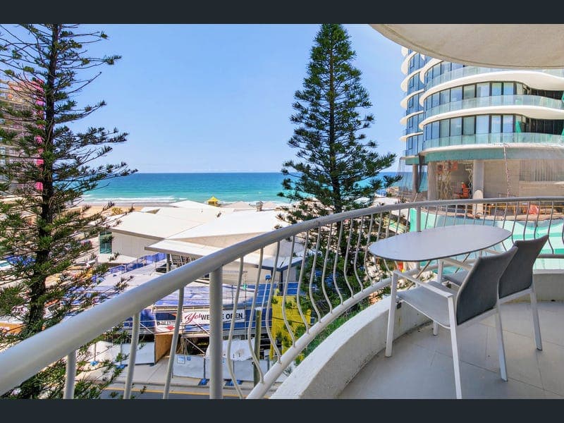 20/4 Thornton Street, Surfers Paradise — photo 1 of 5