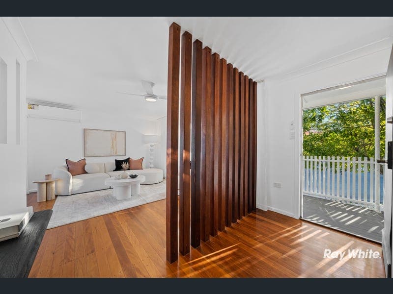 9 Nicholas Court, Underwood — photo 1 of 5