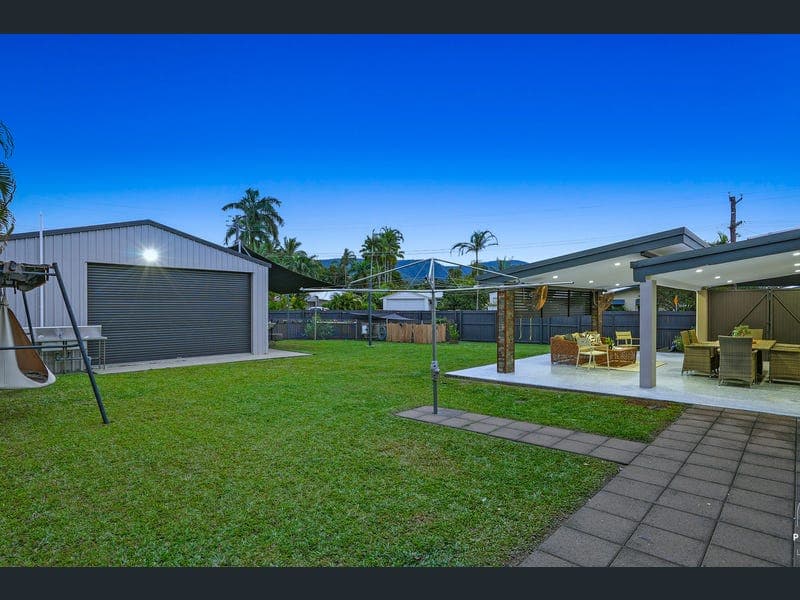 26-28 Periwinkle Avenue, Trinity Beach — photo 1 of 5