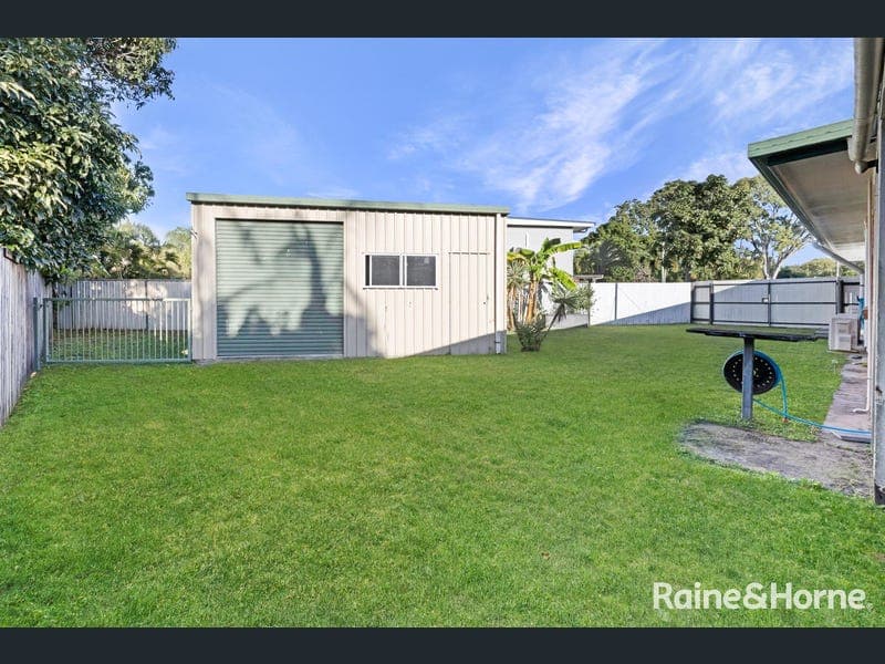 7 Brampton Avenue, Bucasia — photo 1 of 5
