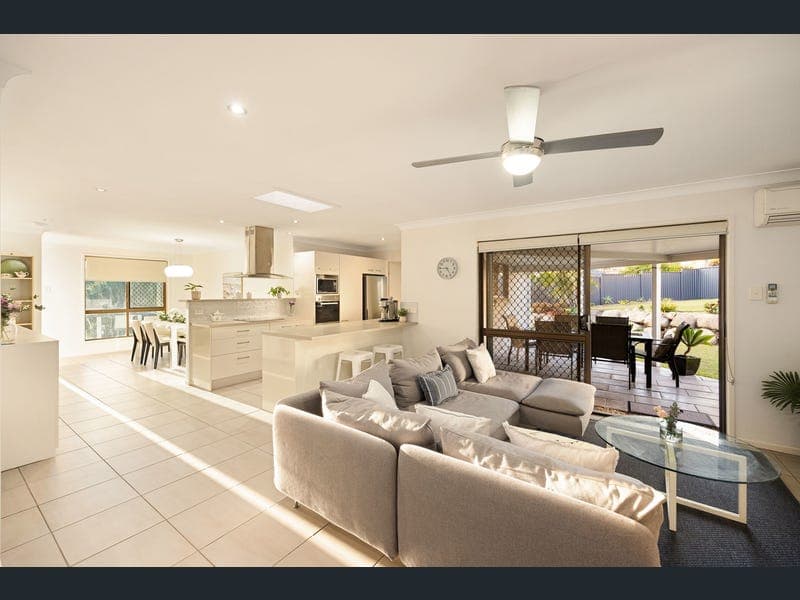 6 Blanc Close, Westlake — photo 1 of 5