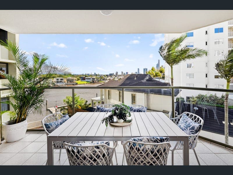11/2890 Gold Coast Highway, Surfers Paradise — photo 1 of 5