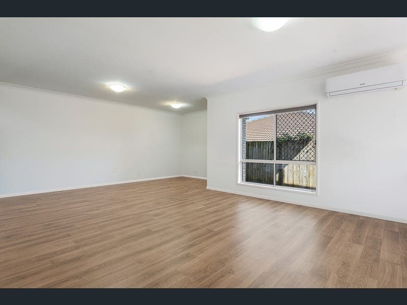 4 Arvin Close, Calamvale — photo 1 of 5