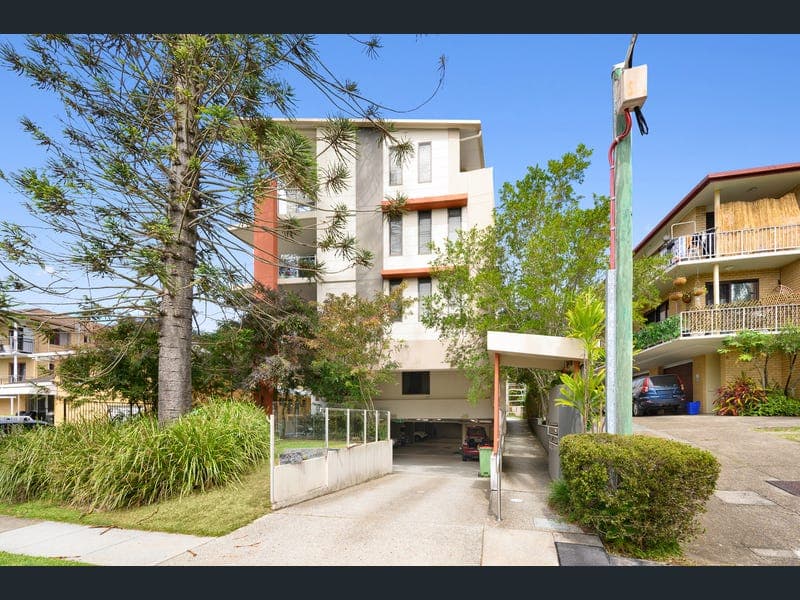 1/20 Lawson Street, Southport — photo 1 of 5