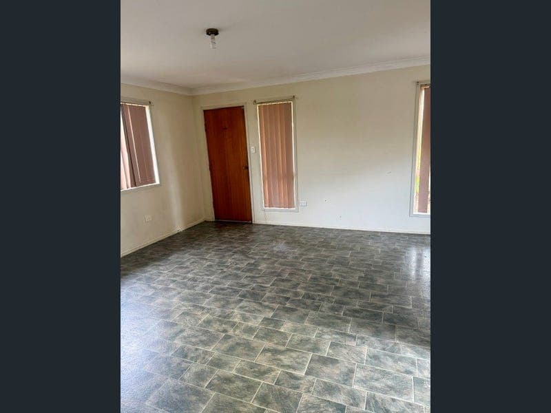 182 Mill Street, Redland Bay — photo 1 of 5