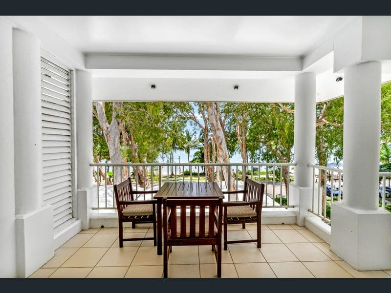 1233-1234/123-127 Williams Esplanade, Palm Cove — photo 1 of 5