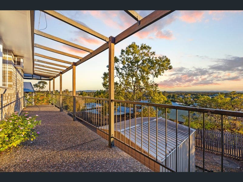 5 Hodda Drive, Kawana — photo 1 of 5