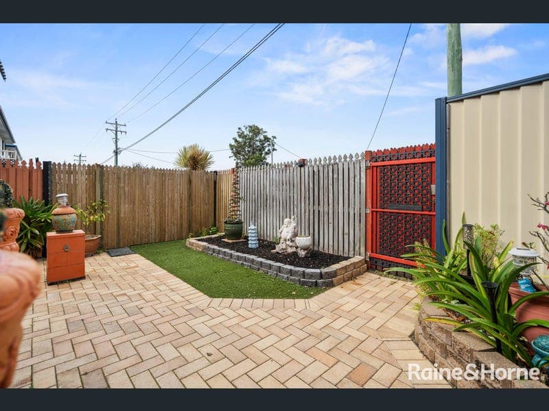 110/34-56 Elizabeth Street, Urangan — photo 1 of 5