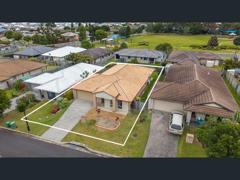 26 Breezeway Drive, Bahrs Scrub — photo 1 of 5