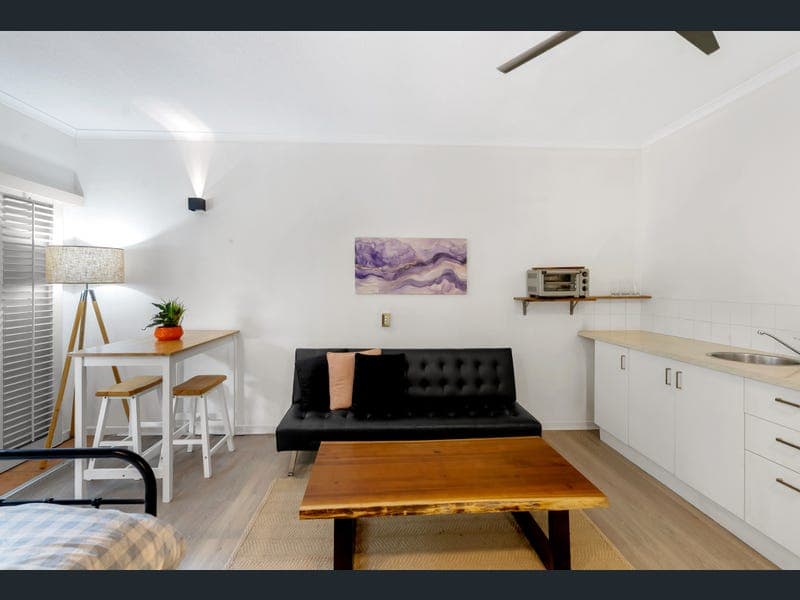 D336/316 Port Douglas Road — photo 1 of 5