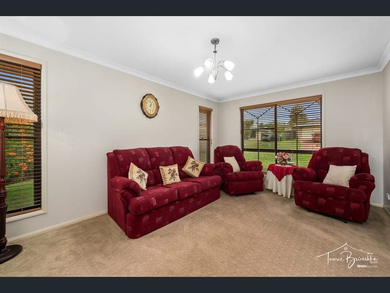 6 Andrews Drive, Gatton — photo 1 of 5