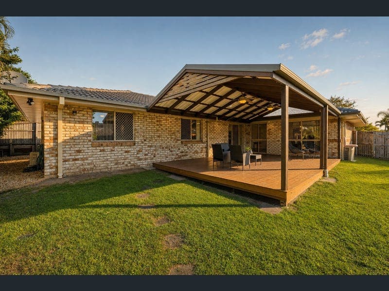 17 Glenlee Place, Parkinson — photo 1 of 5