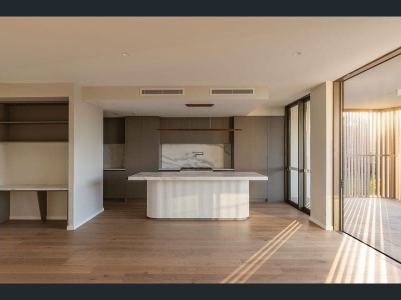 405/4 Carmichael Close, Coolangatta — photo 1 of 5