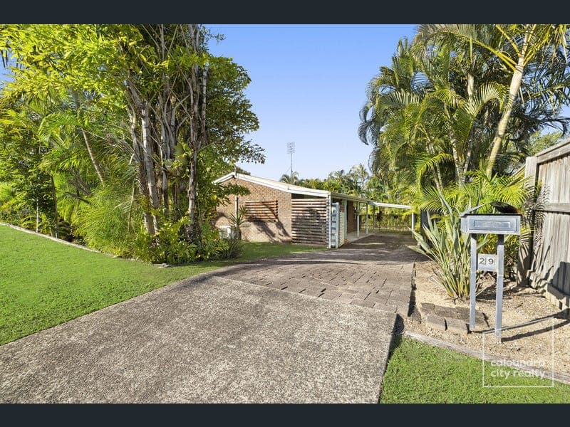 29 Pozieres Crescent, Aroona — photo 1 of 5