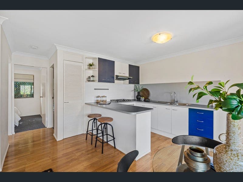 7/15 Waverley Street, Annerley — photo 1 of 5