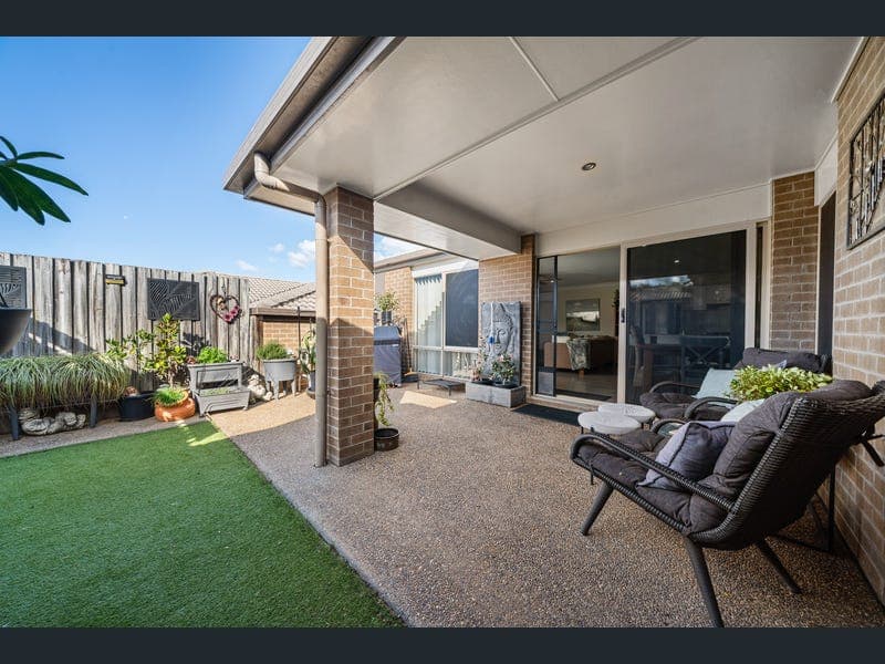 1/3 Paperbark Drive, Glenvale — photo 1 of 5