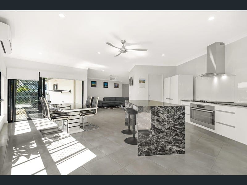 5 Mooreland Place, Kewarra Beach — photo 1 of 5