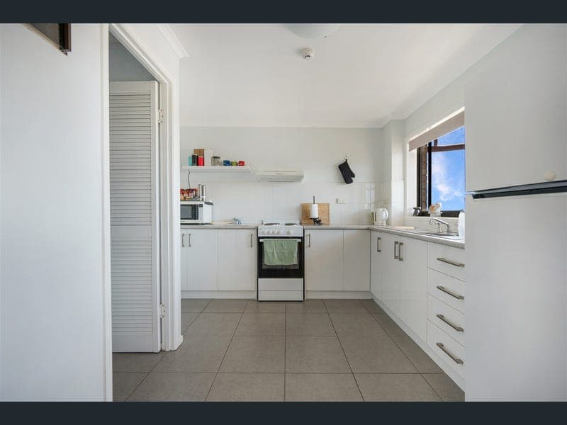 27/7 Kent Street, West Gladstone — photo 1 of 5