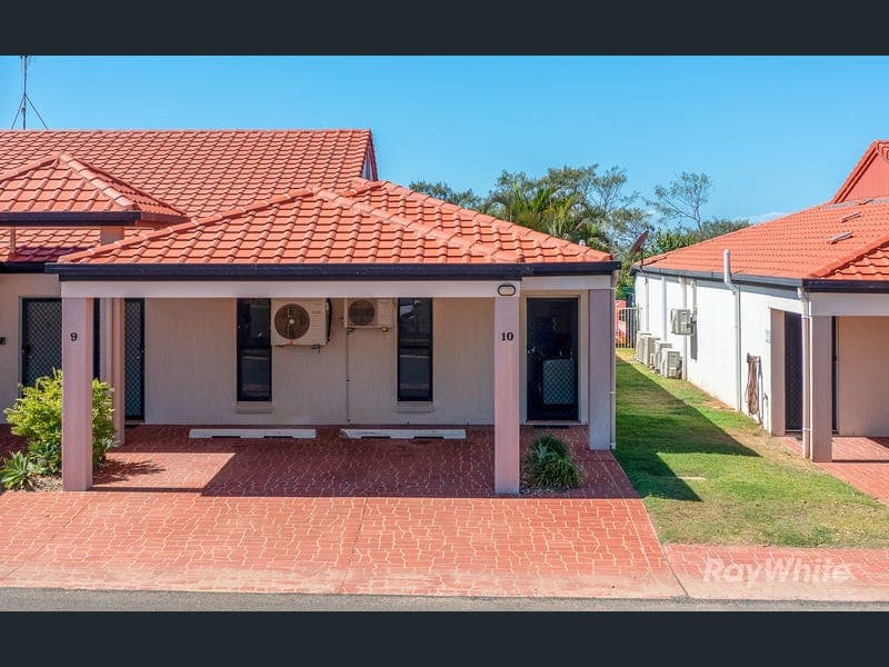 10/1 Pebble Beach Drive, Coral Cove — photo 1 of 5