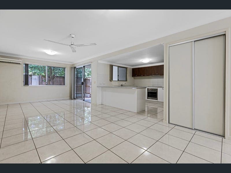 9/10 Imagination Drive, Nambour — photo 1 of 5
