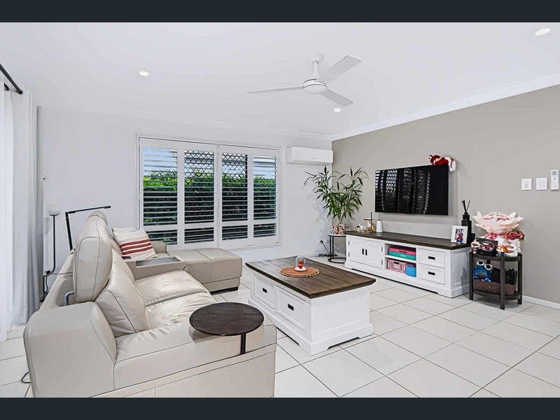 19 Berkshire Place, Heathwood — photo 1 of 5