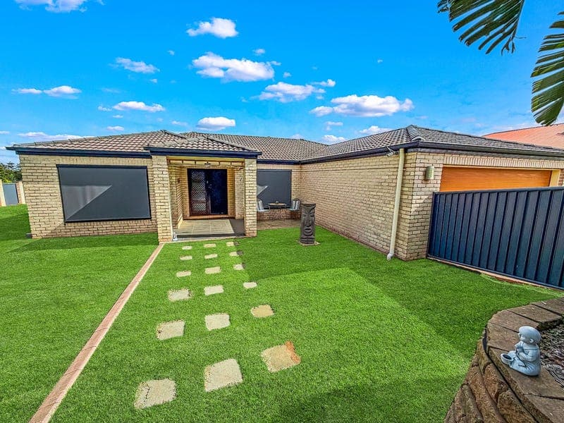 15 Hillview Parade, Kingaroy — photo 1 of 5
