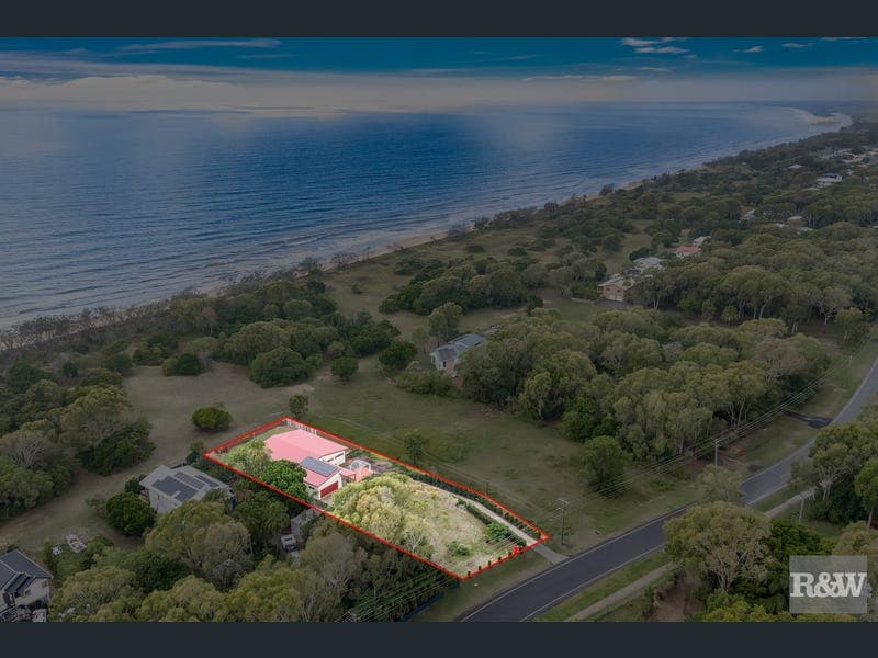 86 Sylvan Drive, Moore Park Beach — photo 1 of 5