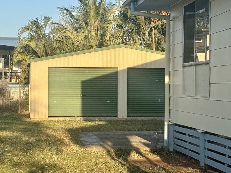 2 BRADMAN Street, Moranbah — photo 1 of 5