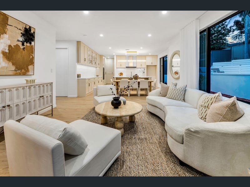 30 Yangoora Crescent, Ashmore — photo 1 of 5