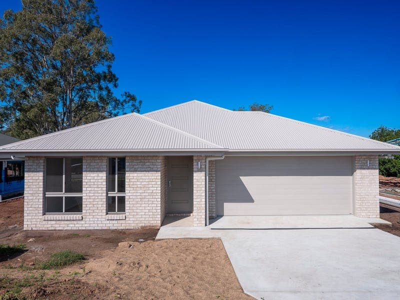 18 Hovea Circuit, Nikenbah — photo 1 of 5