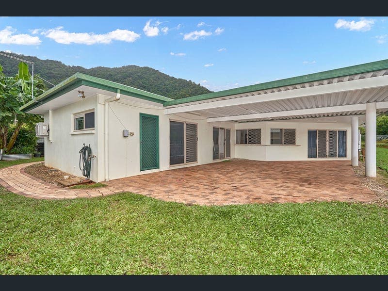 35 Summerhill Drive, Mooroobool — photo 1 of 5