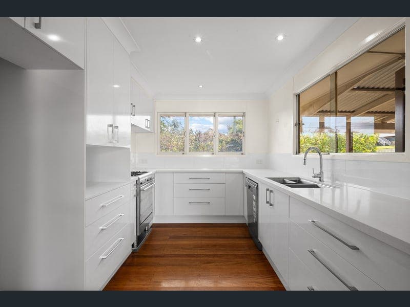 38 Viney Street, Chermside West — photo 1 of 5