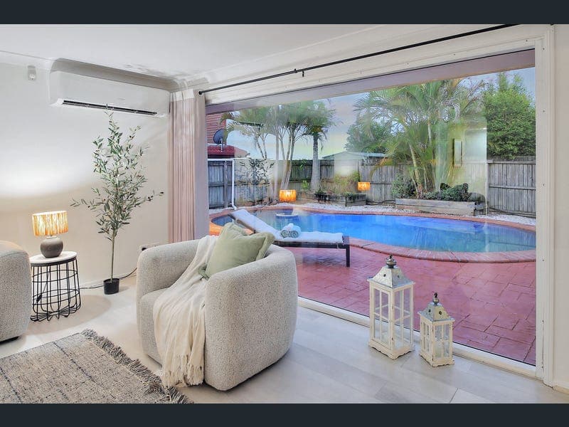 119 Lancaster Circuit, Stretton — photo 1 of 5