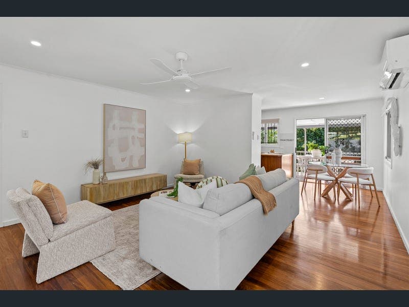 43 Kumbari Crescent, Mitchelton — photo 1 of 5