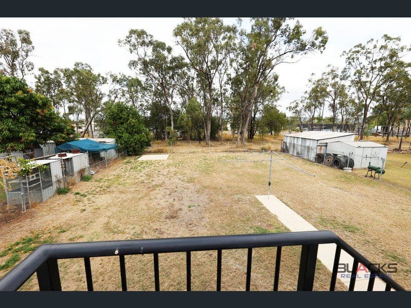 15 Beresford Crescent, Dysart — photo 1 of 5