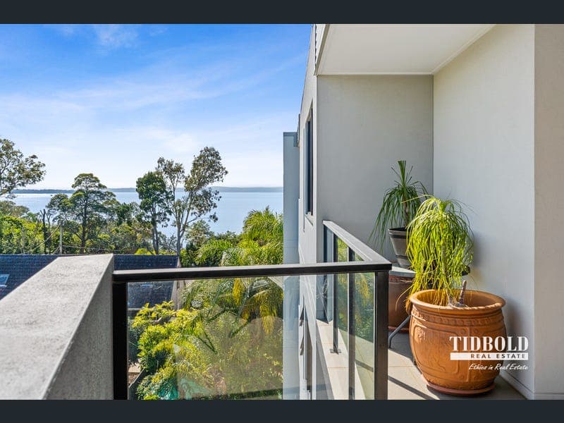 18/152-158 Broadwater Terrace, Redland Bay — photo 1 of 5