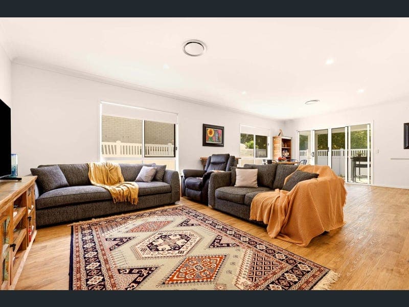 52 Paperbark Street, Bridgeman Downs — photo 1 of 5