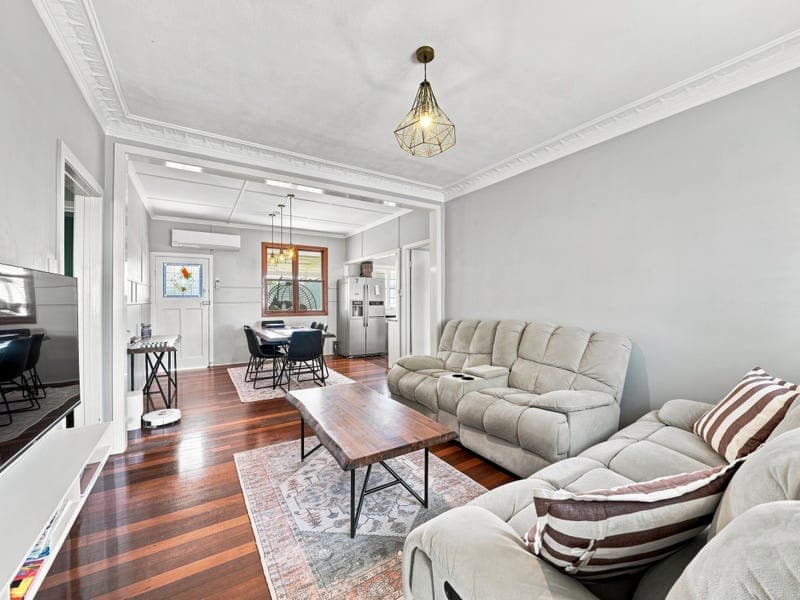 21 Weenga Street, Geebung — photo 1 of 5