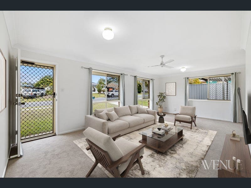 11 Belford Street, Boronia Heights — photo 1 of 5
