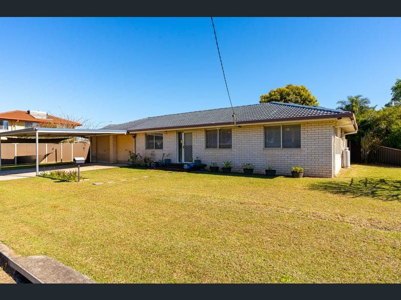 33 Arrakune Crescent, Kallangur — photo 1 of 5