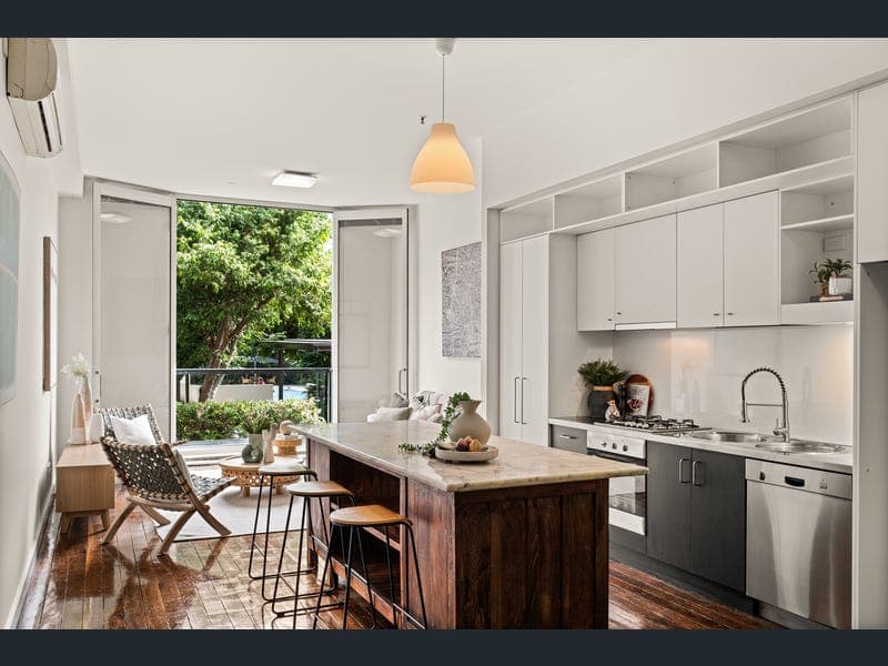 209/64 Macquarie Street, Teneriffe — photo 1 of 5