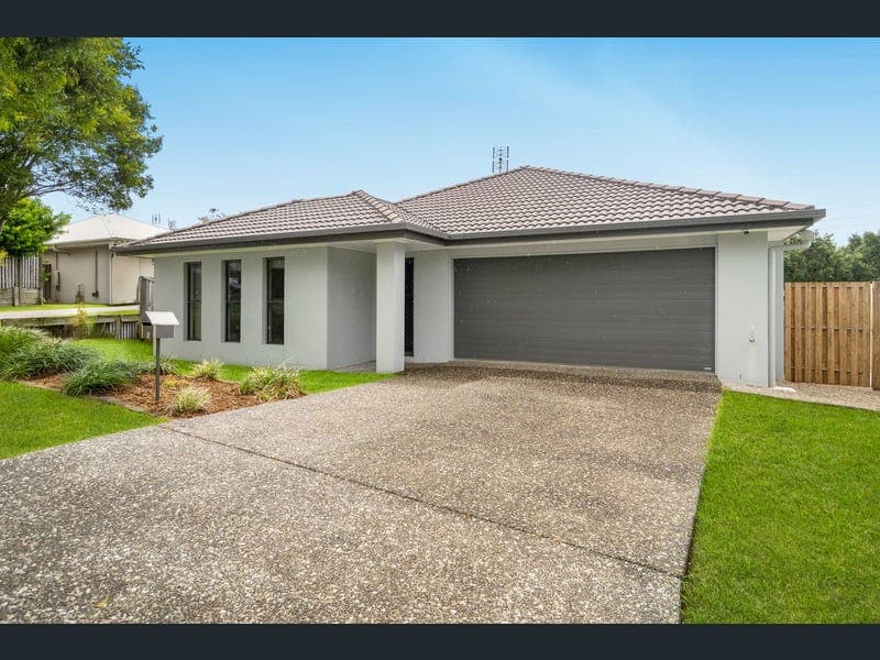 5 Sandpiper Court, Upper Coomera — photo 1 of 5