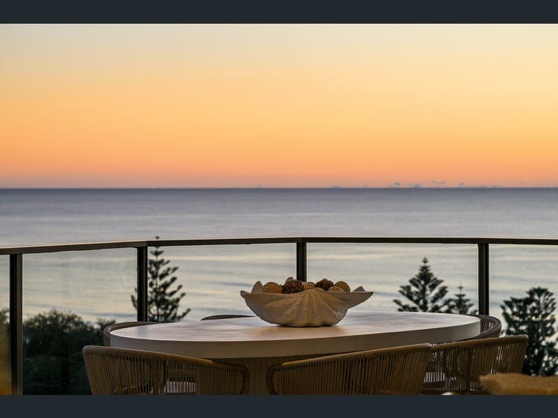 1001/15-19 Peerless Avenue, Mermaid Beach — photo 1 of 5