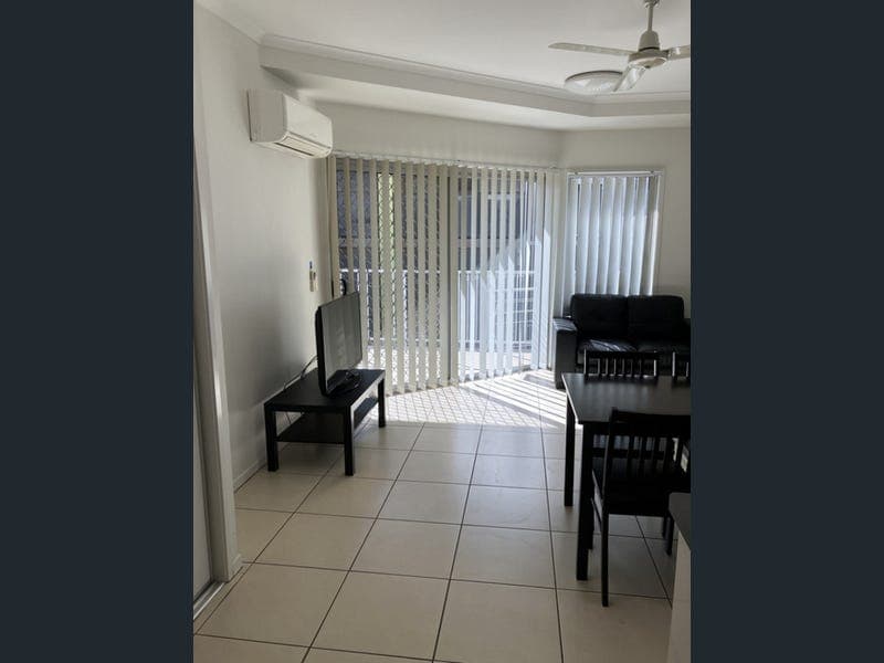 10/15 Bacon Street, Moranbah — photo 1 of 5