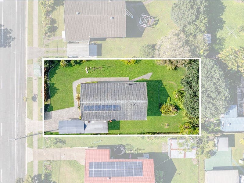 13 Jean Street, Woodridge — photo 1 of 5