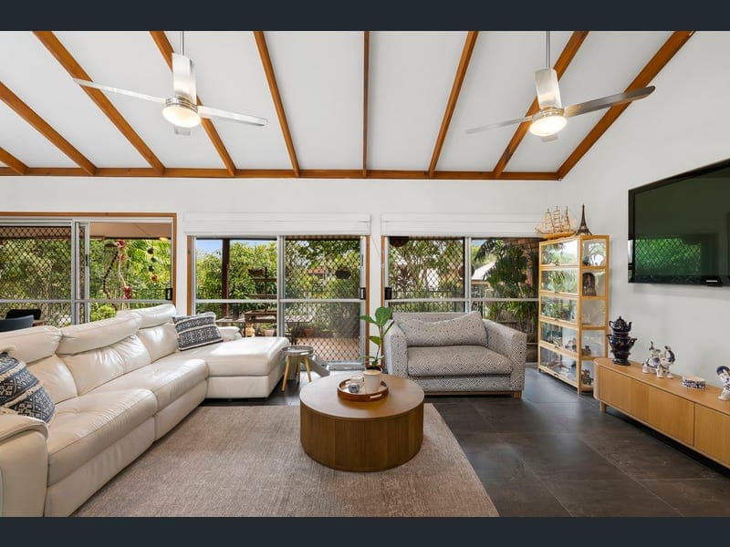 2 Woodmere Street, The Gap — photo 1 of 5