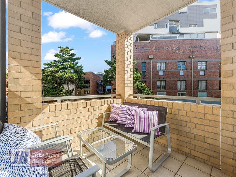 Unit 39/139 Commercial Road, Teneriffe — photo 1 of 5