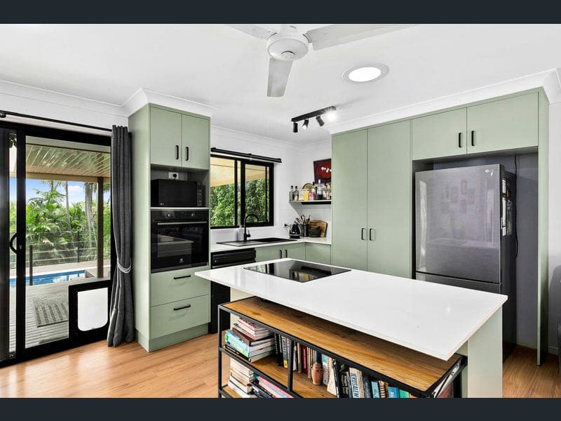 12 Annette Street, Dundowran Beach — photo 1 of 5