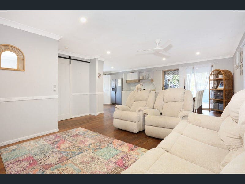 14 Tarni Street, Coombabah — photo 1 of 5